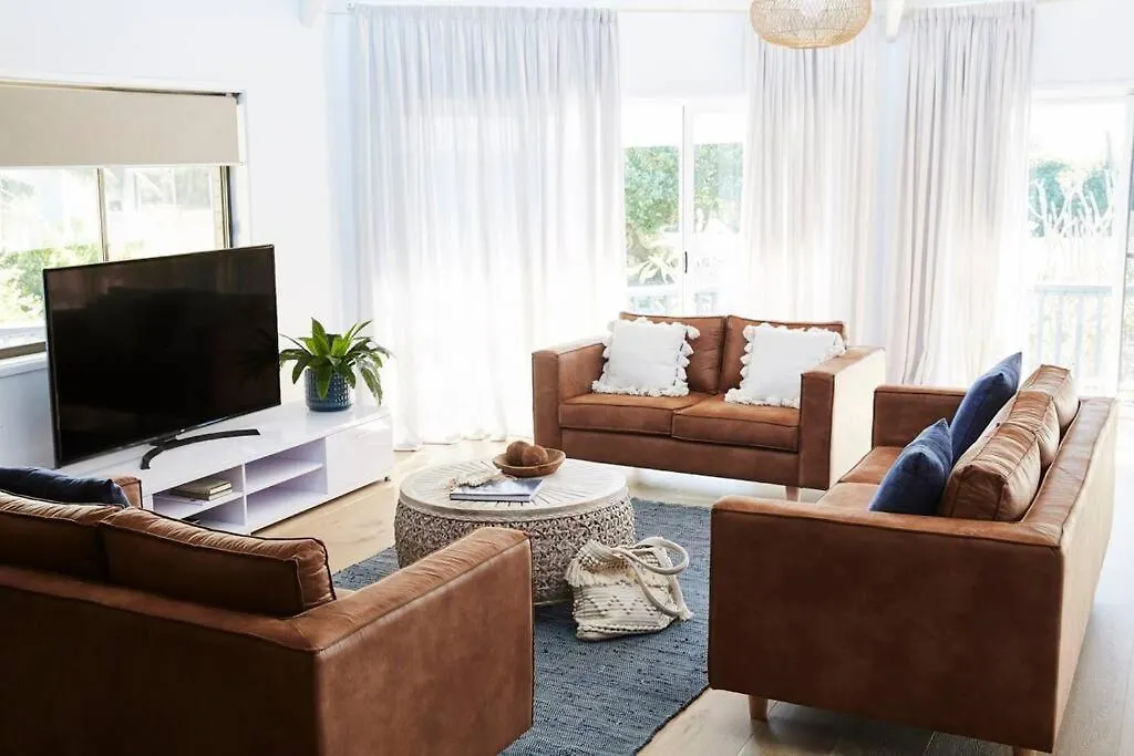 Barefoot Bungalow - Beachfront Byron Bay
