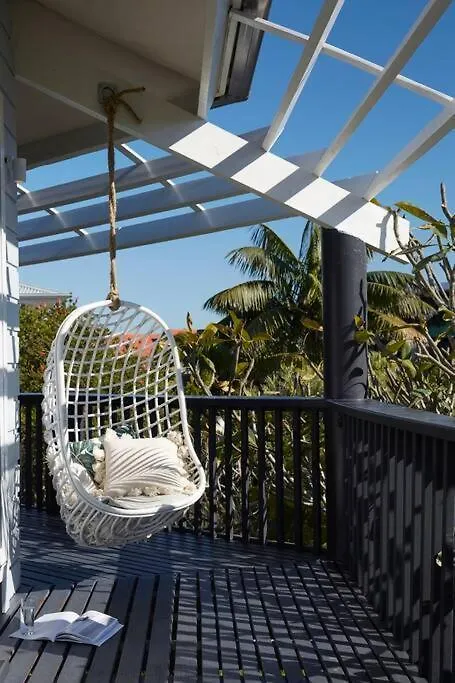Dom wakacyjny Barefoot Bungalow - Beachfront Byron Bay Australia